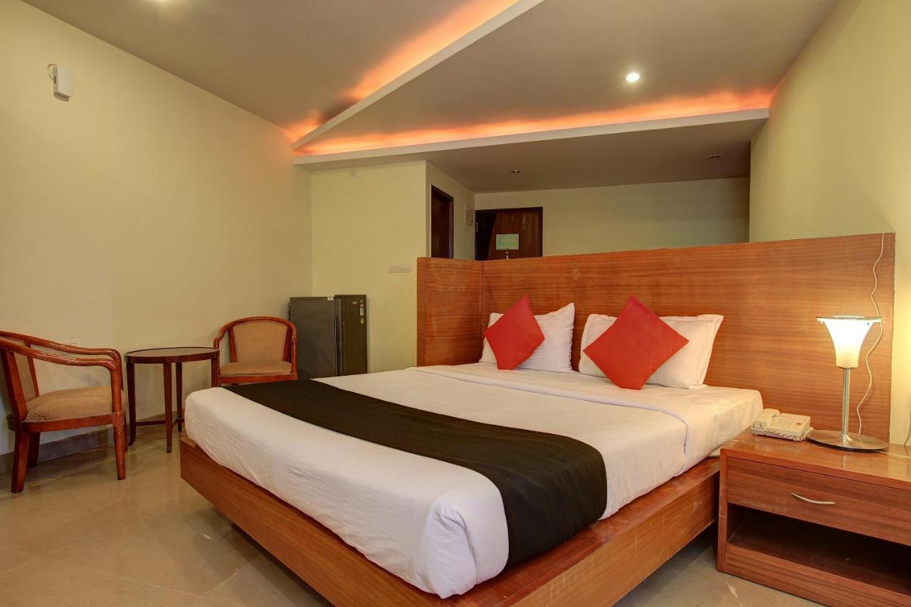 Отель Townhouse Jp Residency Near Delhi Airport Нью-Дели Экстерьер фото