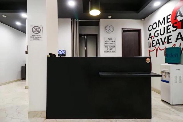 Отель Townhouse Jp Residency Near Delhi Airport Нью-Дели Экстерьер фото