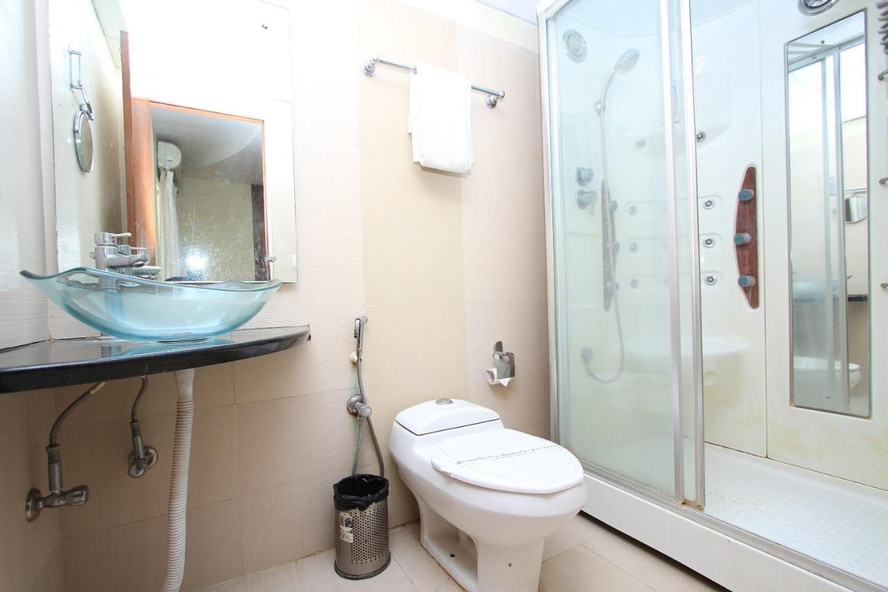 Отель Townhouse Jp Residency Near Delhi Airport Нью-Дели Экстерьер фото