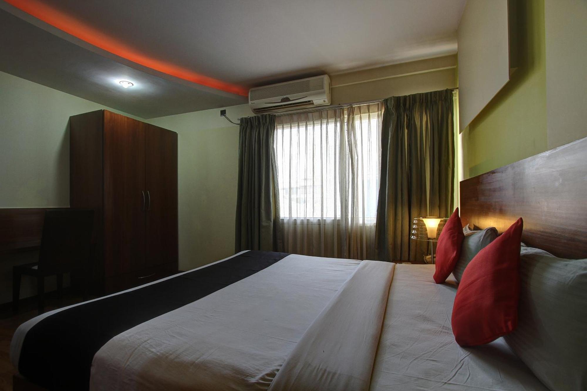 Отель Townhouse Jp Residency Near Delhi Airport Нью-Дели Экстерьер фото